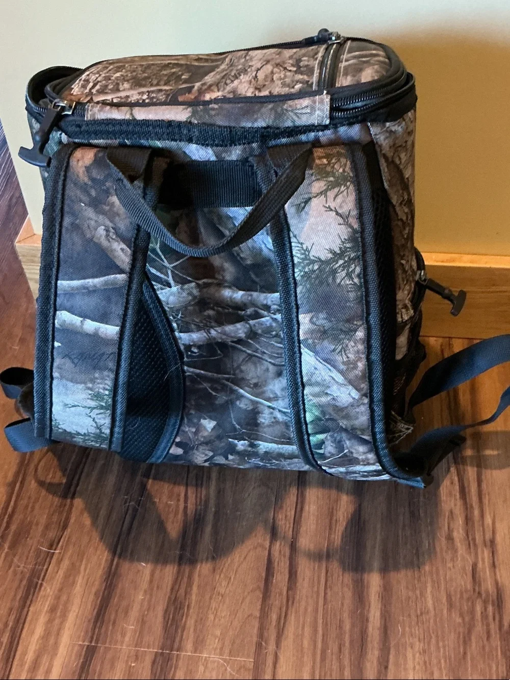 RTIC Men's Camo Backpack Cooler - Brown/Black
